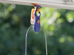 Peggy Peg Crocodile Tapijtclips -Kortingswinkel voor buitenkamperen peggy peg croc adapter crocodile 2 ecommerce 8f02